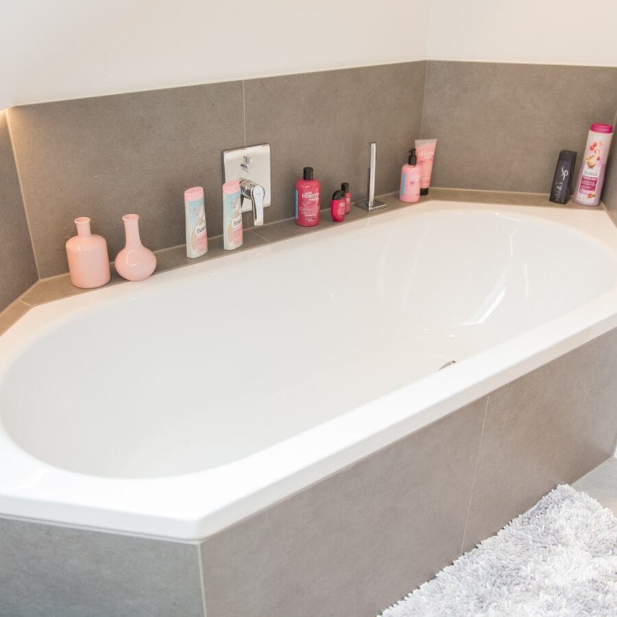 Badezimmer Modernisierung im Dachgeschoß - Fliesen.Naturstein.Design