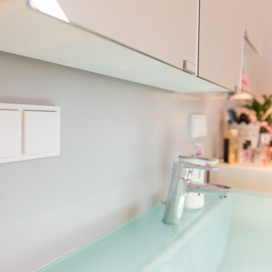 Badezimmer Modernisierung im Dachgeschoß - Fliesen.Naturstein.Design